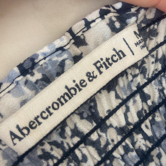 Abercrombie and Fitch blouse. Size M. - Picture 3 of 4